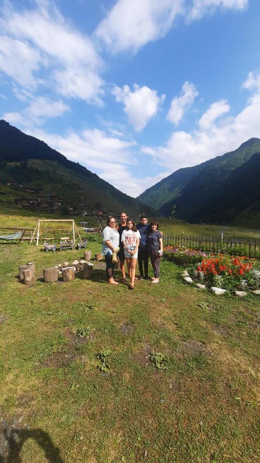 Guesthouse Pirimze Dartlo Luaran gambar